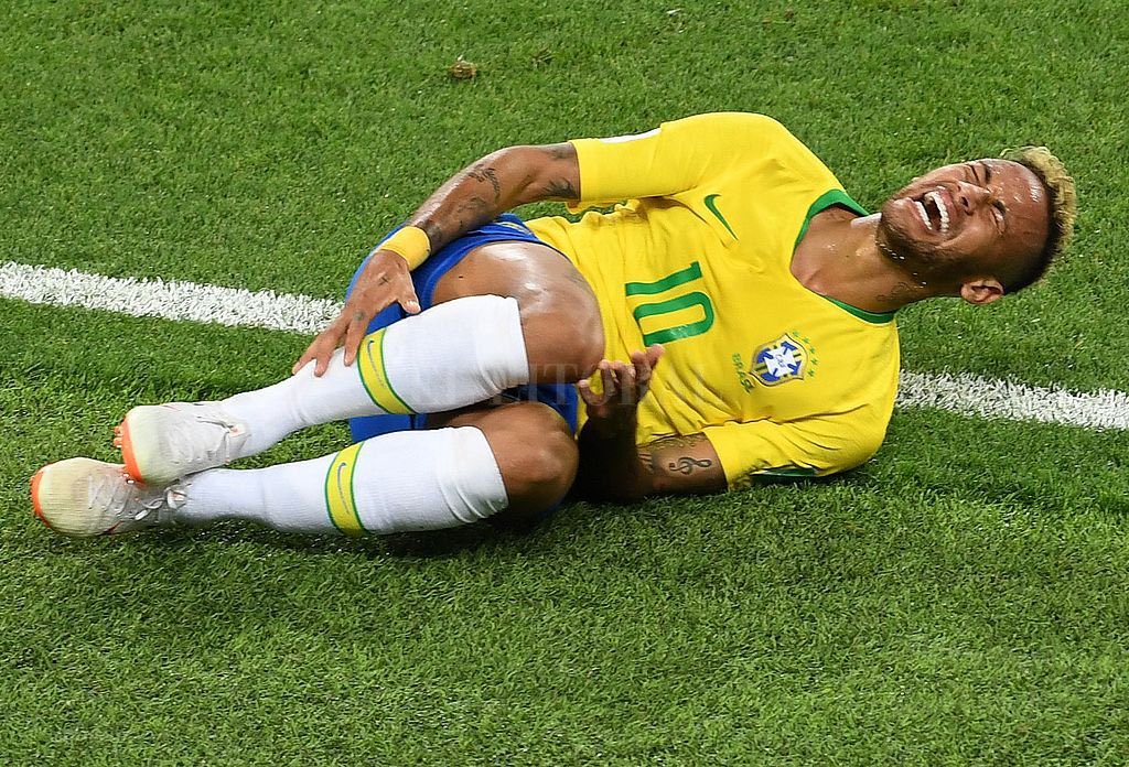anittapiires's tweet photo. 🚨 Neymar quebrou seu próprio recorde e leva primeira queda aos 5 minutos de jogo. https://t.co/DZCgaRo8pn