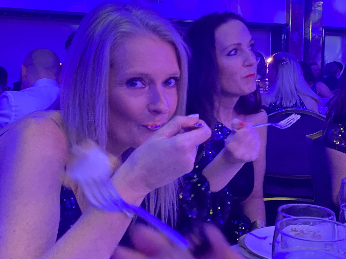 geoffbond's tweet photo. #uptowngirls #recawards22 #select #recruitment winning #table29 @RECPress https://t.co/uW6Vcia1Z9