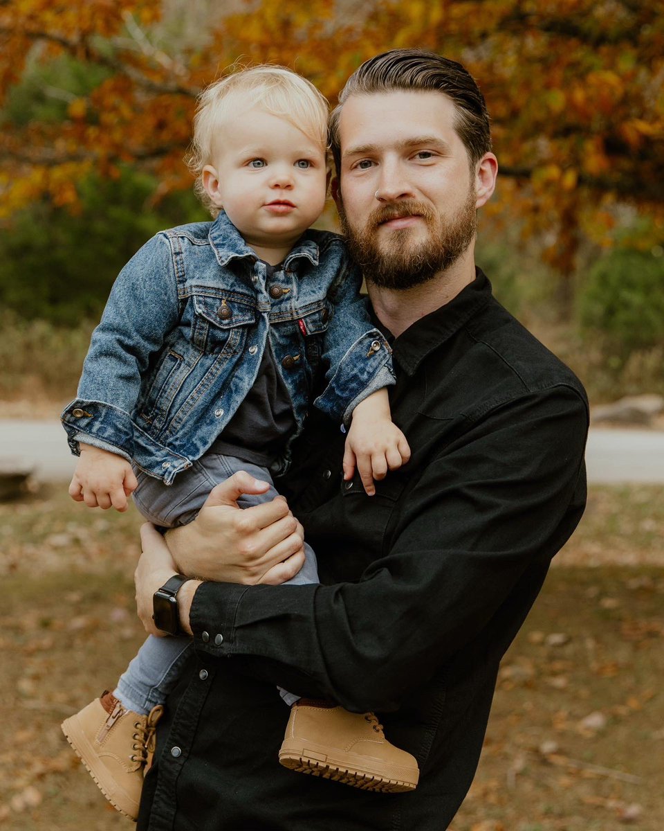 shredanie's tweet photo. #HappyThanksgiving from our family to you and yours! Very thankful for our family, friends and of course shred 🤘 https://t.co/VnUPRB3X2o