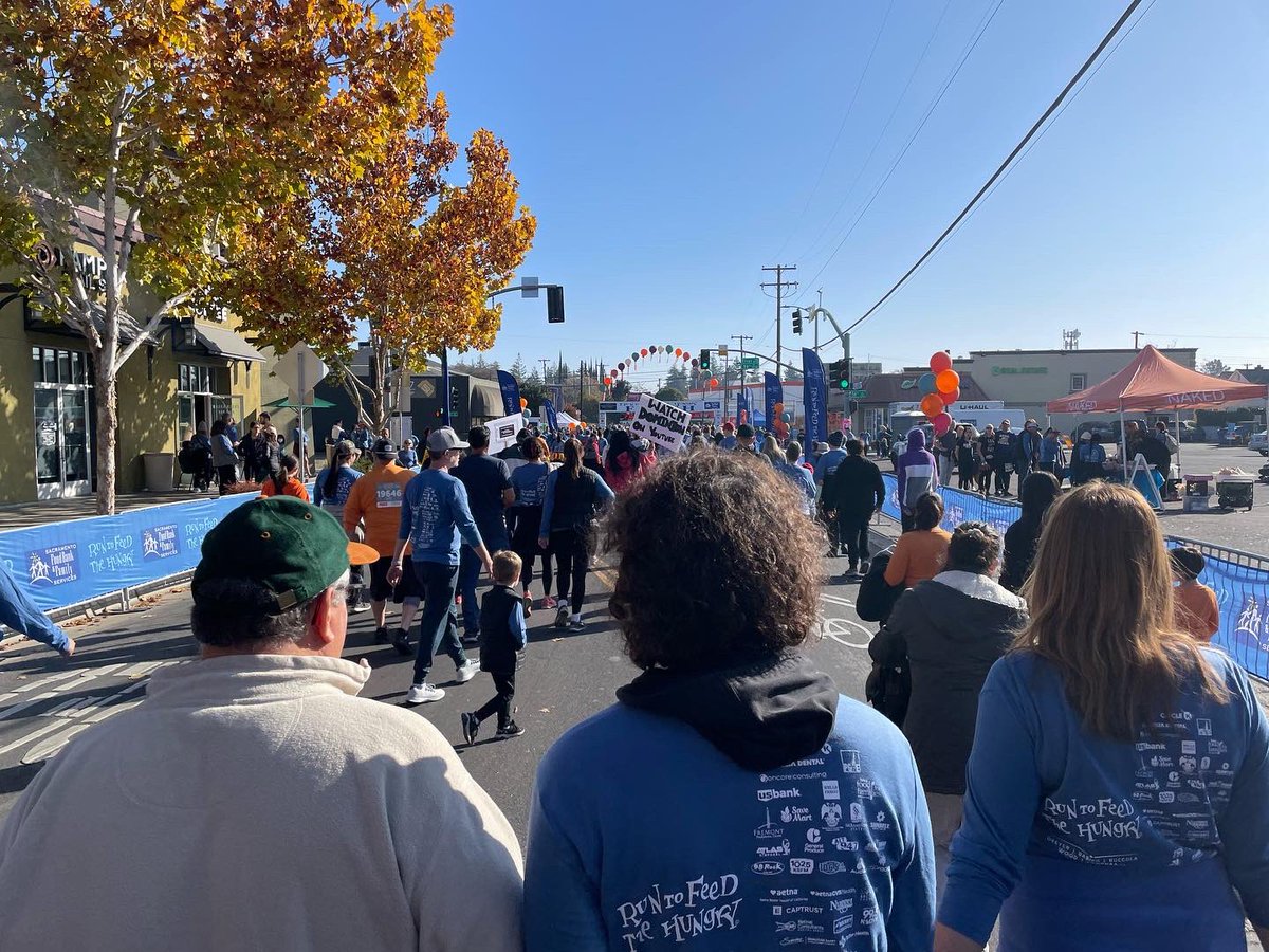 bananababe44's tweet photo. Another Run to Feed the Hungry is in the books. #rtfth #Sacramento #Thanksgiving https://t.co/evc7fF6QzA