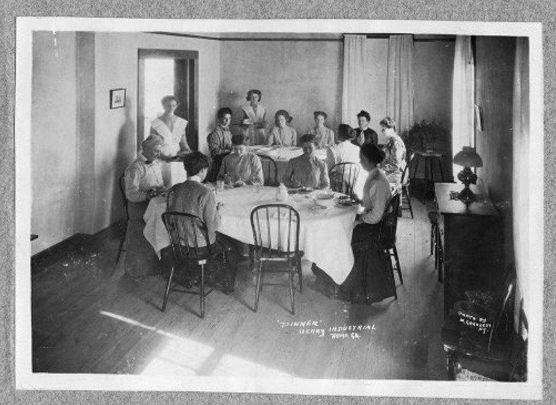 Happy Thanksgiving! 🦃🍁🍽   
This image shows Martha Berry, faculty, and students having dinner at the Martha Berry School for Girls on Thanksgiving Day in 1909. 
(Image Courtesy of the Berry College Digital Archives)