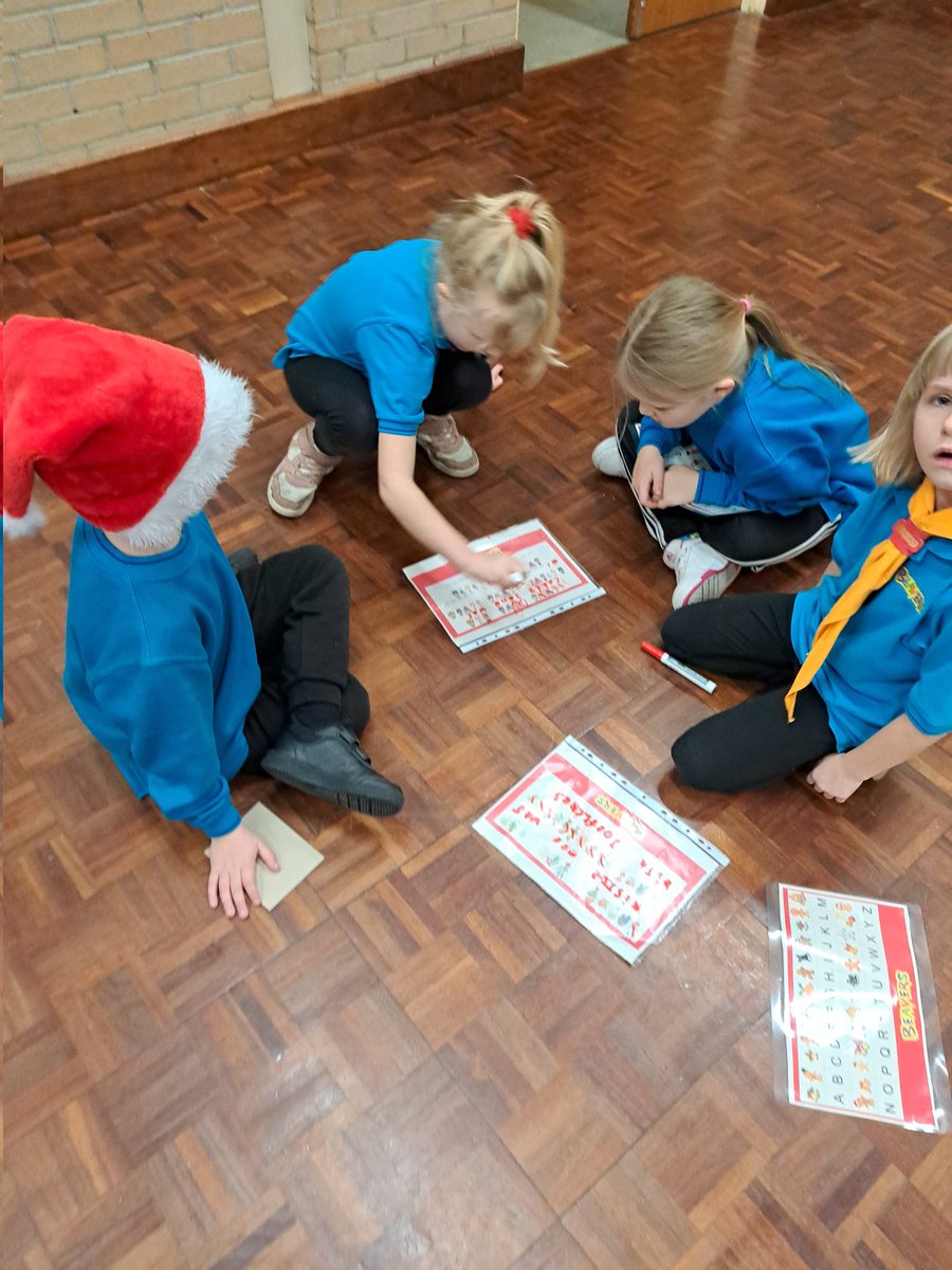 3rdwashscouts's tweet image. Tonight our St.Andrews Beavers became detectives and helped Santa solve the Gingi Gingerbread mystery. What happened?  who was behind it? Did you manage to figure it out? #SolveTheMystery #HelpSanta #FindAllTheClues #CrackTheCodes