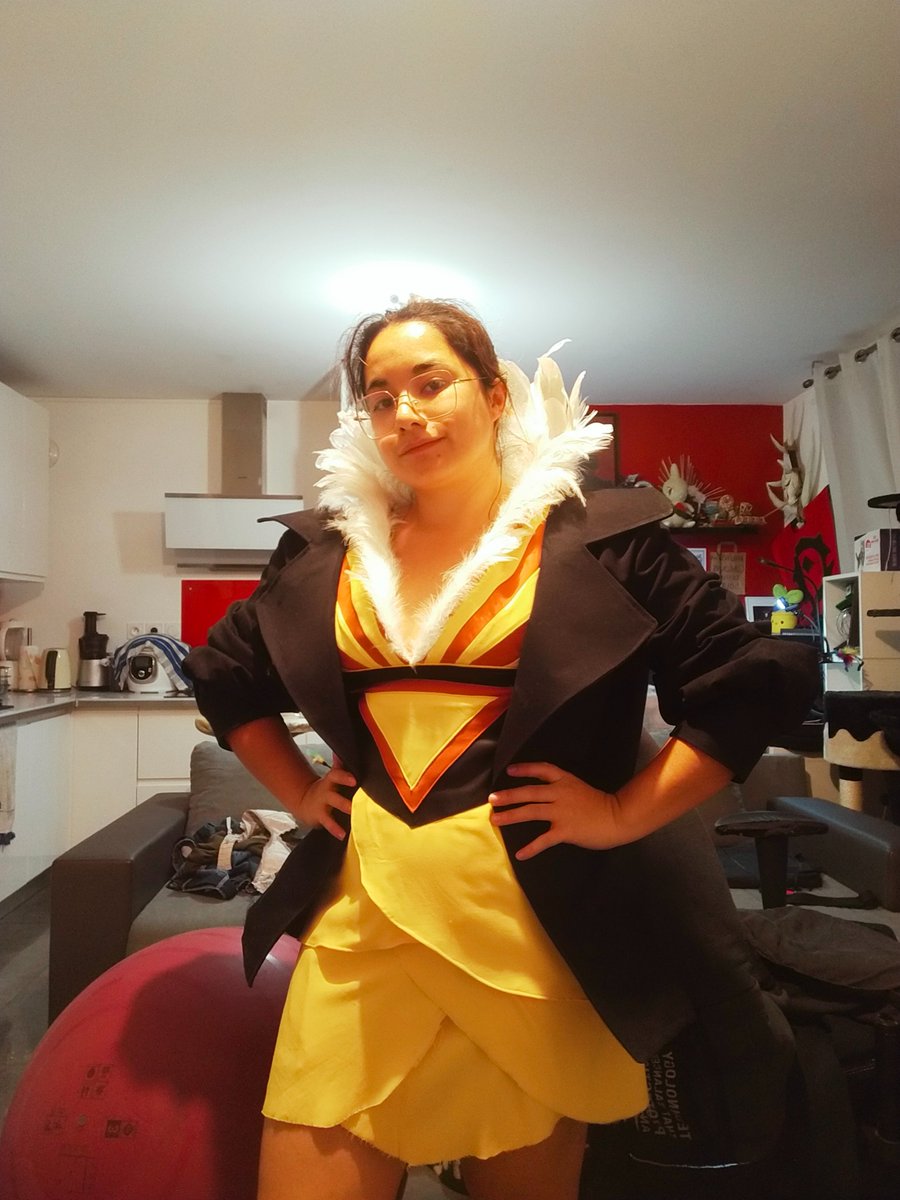 Moiss_Batt's tweet photo. Hey @SupergiantGames ! 
I am doing a cosplay of Red but i have issues to decide what design of her boots to be reliable to in order to present it at a cosplay contest. Is it possible to get T pose model of the in game character please ? https://t.co/iJq9ntesI1