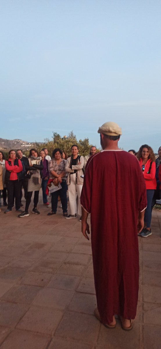 jrbeltran14's tweet photo. Primera sesión del curso patrimonio histórico de Velez Málaga como recurso didáctico en @cepaxarquia @Patrimonio_And @EducaAnd @OrdenacionM @EducaAnd @antsegura @RRSS_BRAVO https://t.co/xe8R9PeEGH