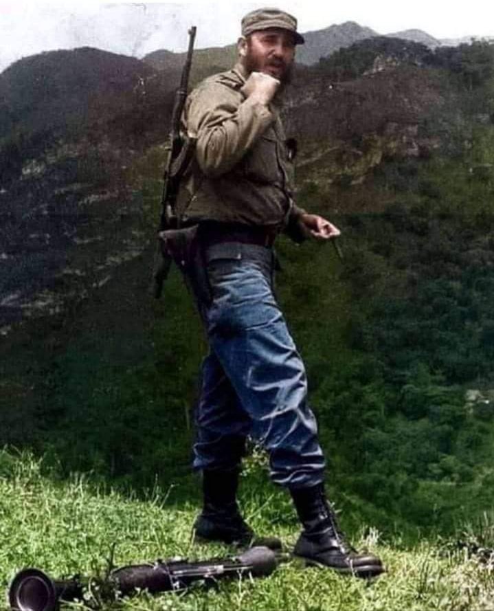 #FidelPorSiempre. #EternamenteFidel
 Viva Fidel!!!!