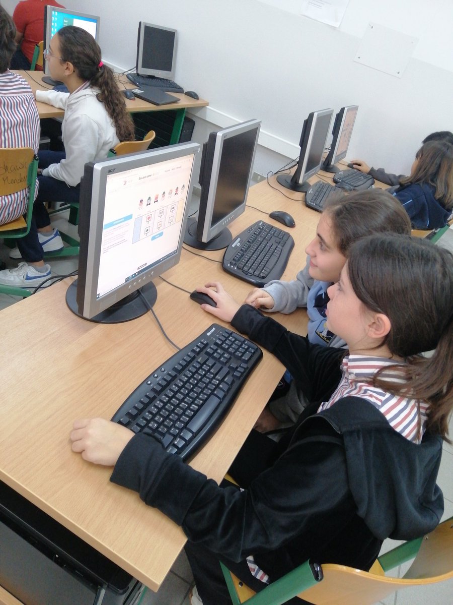 nassar_simone's tweet photo. Les etudiants de la classe de 5ème ont participe au concours castor informatique @Hhhsinfo @DidiSaleh10 @sawan_dounia https://t.co/h7ONtStA9W