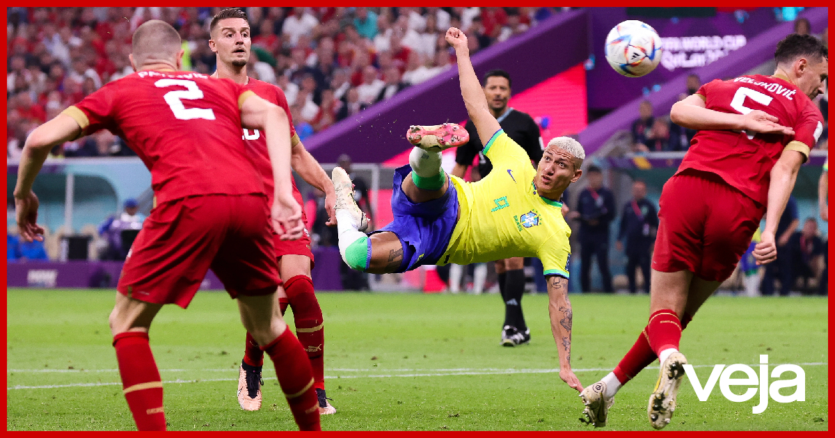 VEJA's tweet image. #VEJAnoCatar: Richarlison entrou na galeria dos grandes personagens do Brasil em Copas ao marcar dois gols contra a Sérvia – um deles, uma pintura veja.abril.com.br/esporte/a-boa-…