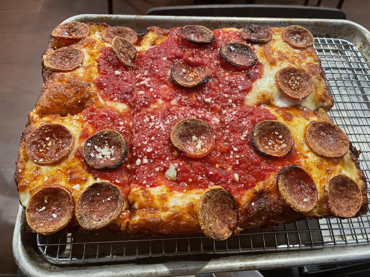 Quinton Reviews🎬 on Twitter "Pizza I ate while in New York"