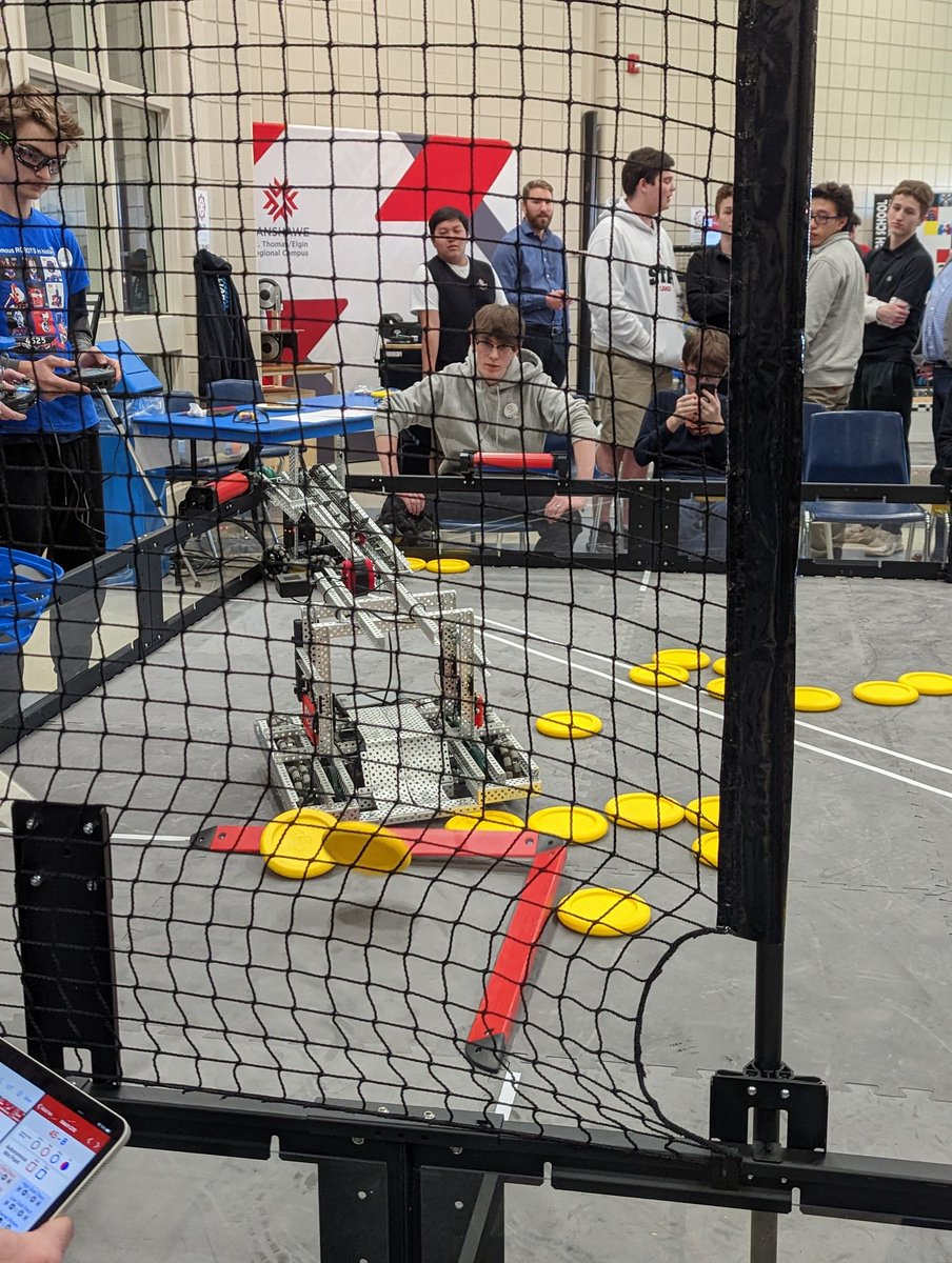 4525robotics's tweet image. WHAT A DAY! Hosted the 1st ever tournament for the brand new @LDCSB Robotics League! Every high school in our board has a team! Congrats to the winning alliance @STAFlames & @SJHS_RAMS🏆THANK YOU mentors, community partners & volunteers! #OMGrobots #STEM @VEXRobotics @FanshaweStT