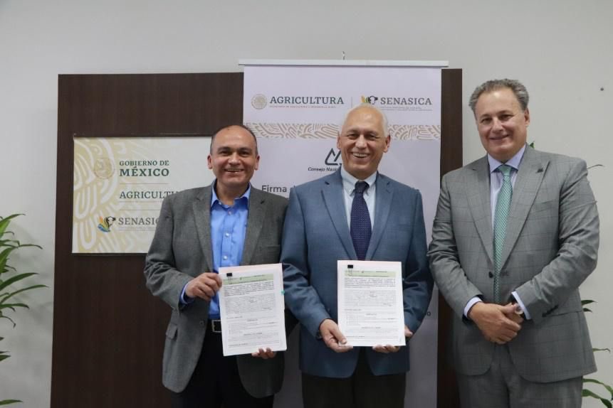 MarioPuenteR's tweet photo. Nuestro más amplio reconocimiento y agradecimiento al Dr. Javier Trujillo Arriaga por todo el trabajo, dedicación y profesionalismo, a lo largo de su trayectoria en la Administración Pública Federal en el @SENASICA … https://t.co/c9dHqt21It