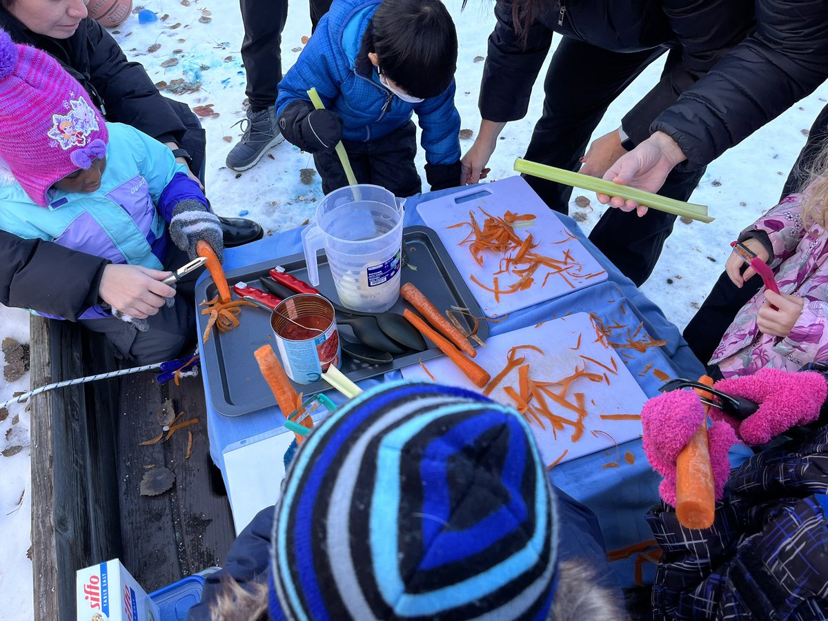 Facultyoutdoors's tweet photo. Outdoor literacy- reading about making soup from a stone and then making soup! Always remember to bring learning alive! https://t.co/3iidYLgXGh