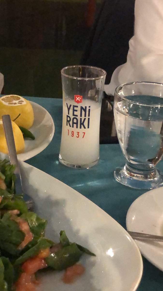 cblanchc's tweet photo. Viatge de negocis + el deliciós menjar de Turquia 🇹🇷 = 1 kg més 😌.
Que escrigui un comentari qui corrobori que es menja fantàsticament en aquest país!🙋🏻‍♀️
#turquia #menjarturc #baklava #kebab #istanbul #adana #efes #raki https://t.co/VAov89Y82M