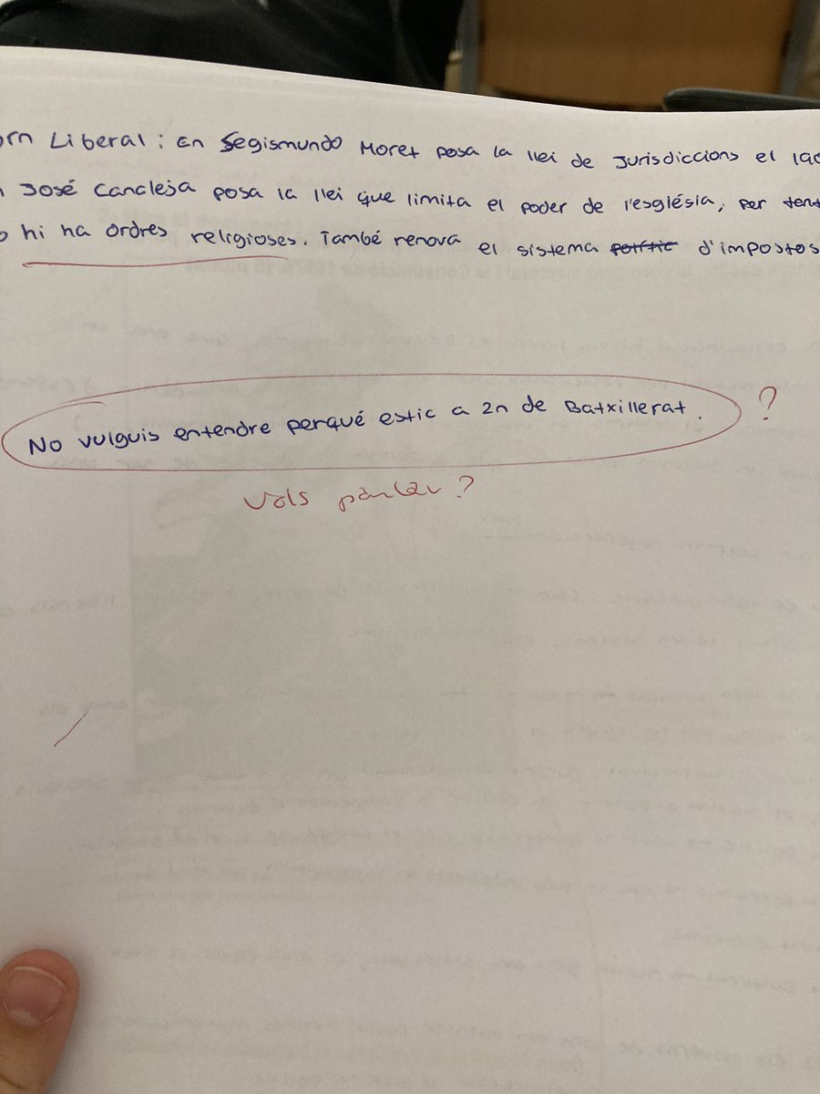miredo05's tweet photo. el k em va posar la profe d’historia en un examen // el k li vaig respondre en el seguent :) https://t.co/SOZI2ijPWF