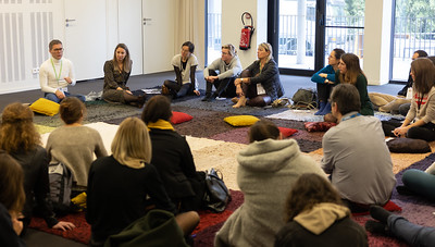 bergmiller's tweet photo. Une semaine après #capcom22, vous pouvez déjà (re)vivre l'essentiel de l'événement @cap_com
📷 vidéo et photos
🗣️ présentations des intervenants @sel_aia @PhVrignaud
💻 site https://t.co/RxKzXJhgTI
#ComPublique #ServicePublic #OùEstCharlie @jean_se_Bart #TousEnChaussettes https://t.co/8YSIRs0k4N