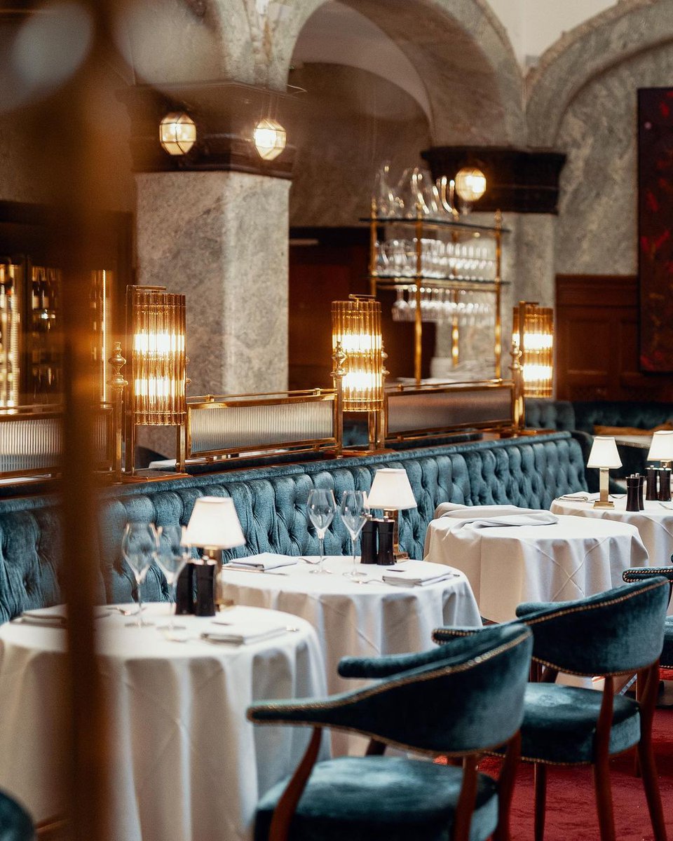 SLHLuxuryHotels's tweet image. From Stockholm to Skodje, we've put together the Scandi mini-break you should take this winter. Head to our Travel Journal for a winter weekend that wraps up Sweden’s capital charms with the magic of Norway’s fjordlands. journal.slh.com/journal/stockh…