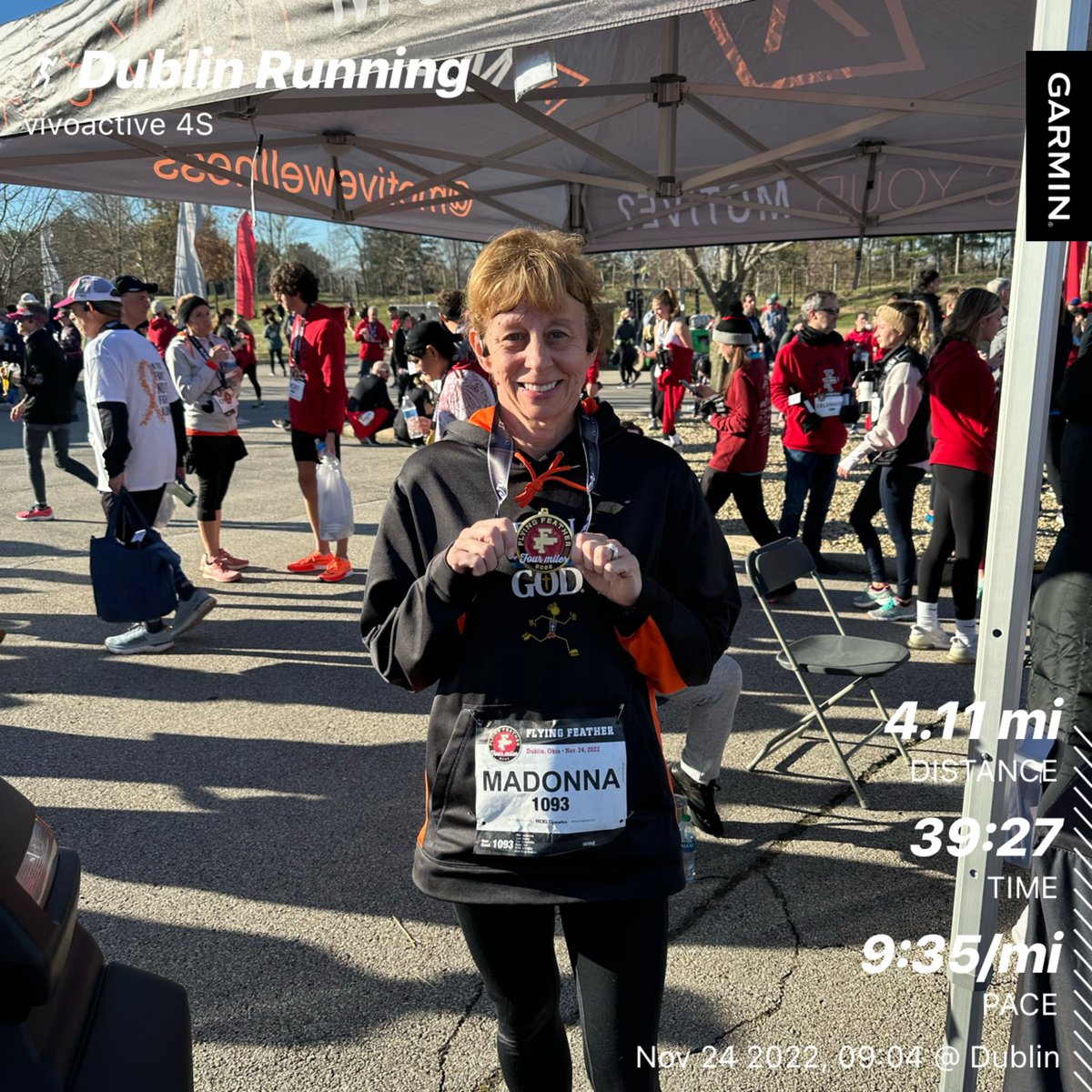 MadonnaBarker16's tweet photo. Flying Feather 4-miler! Beautiful day…thankful to see so many friends! ♥️🦃🏃🏼♀️🍂 #flyingfeather #rfg #grateful #rallycolumbus #happythanksgiving2022 #shineyourlight https://t.co/6RQlFr6cUl