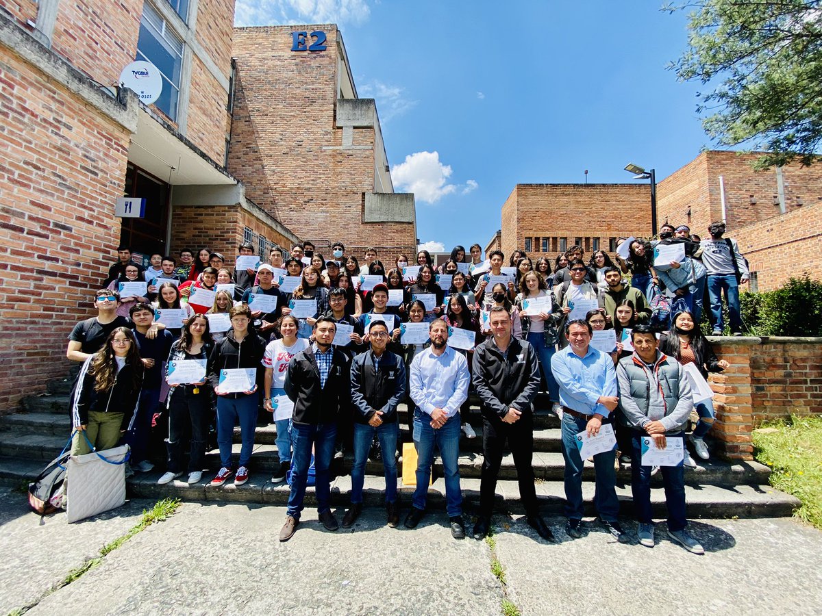 Certificamos a todos los estudiantes y profesores de la Facultad de Arquitectura y Urbanismo de la <a href="/udecuenca/">UCuenca</a> que participaron del Taller Técnico. 

#AtenasConstruye #CementoAtrnas