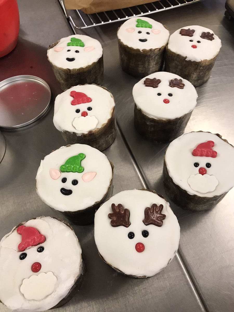 SideOven's tweet photo. We are open tomorrow 11am till 3pm. Come and enjoy some freshly baked breads, croissant 🥐, cake, Christmas 🎄 Cake and more!
🎁 plus some special Bake Day offers available!
#localfood #supportlocal #organicbakery #organicbread #christmasgifts
https://t.co/hWdBcR2D3P https://t.co/py8LgvqjEZ