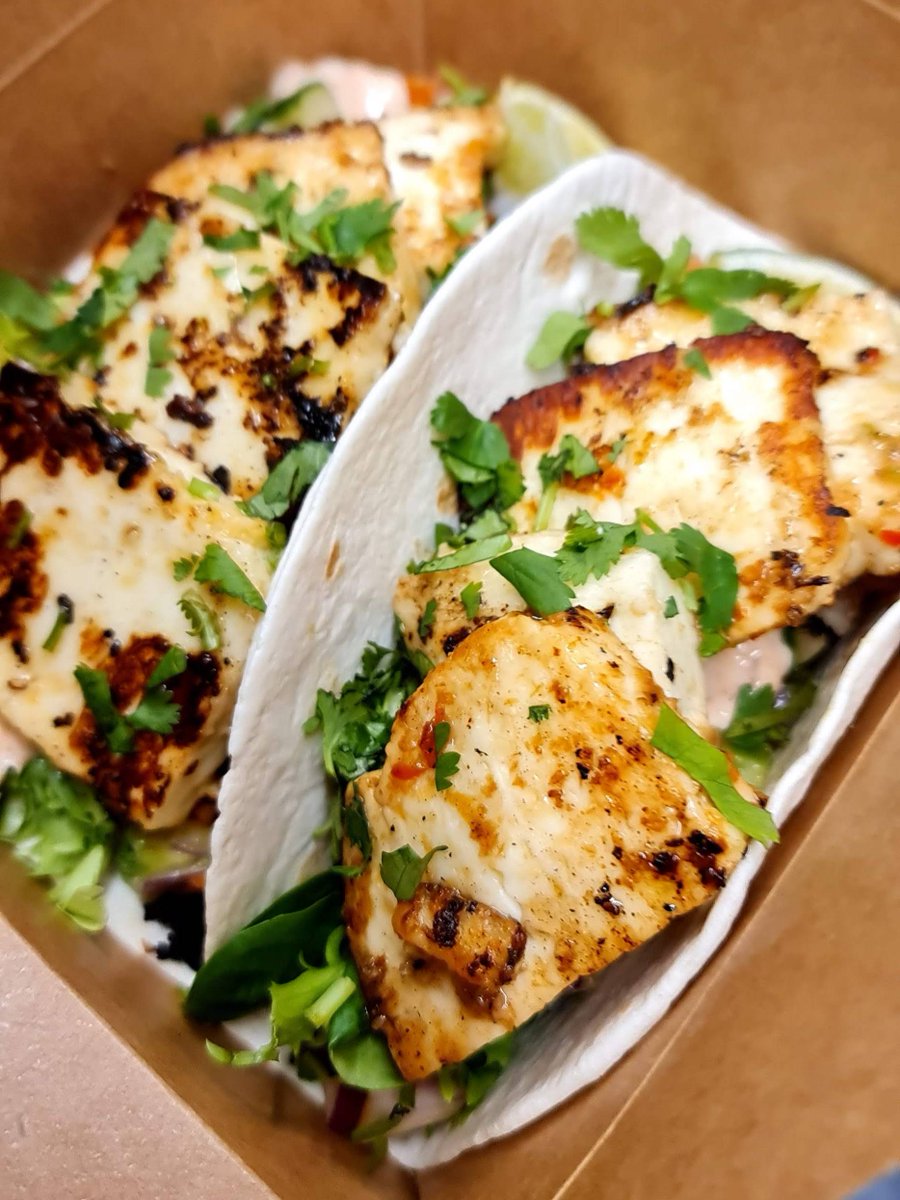 TheRedshankUK's tweet photo. Gochujang marinated halloumi soft shell tacos...
Guacamole, lime crema &amp; salsa
Open tonight at Inshes retail park until 7.30pm 😀

#softshelltacos #halloumi #mexican #streetfood #inverness #scottishstreetfood #theredshankuk https://t.co/MLeZHH2RF2