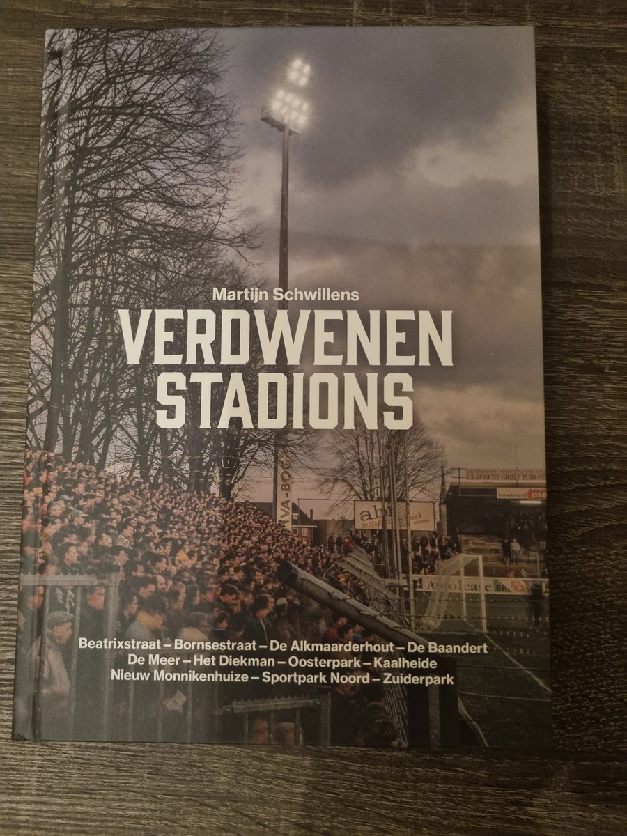 Beutski's tweet photo. Pohhh wat heb ik zin om dit vervroegd Sinterklaascadeau te gaan door lezen! Top werk geleverd @MartijnSchwill ! 💪 https://t.co/SX3GOf9GZk