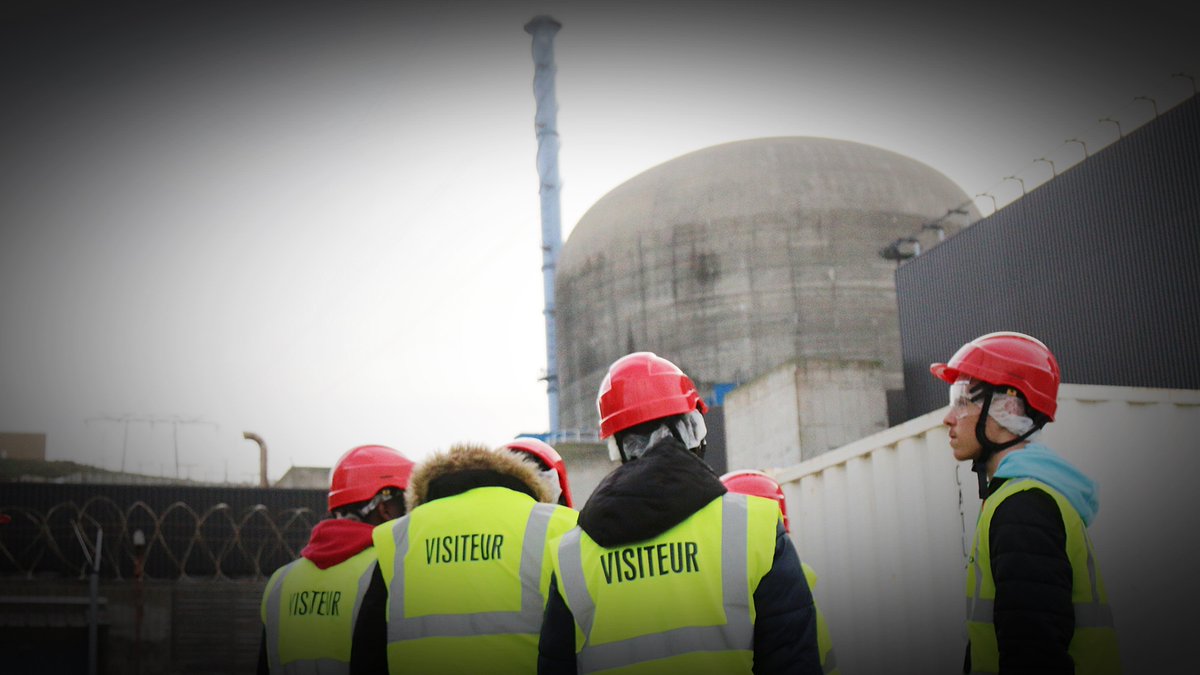 EDFFlamanville's tweet photo. Dans le cadre de la #SEDI2022, des élèves du lycée professionnel Jules Verne de Mondeville (14) ont découvert nos installations, nos métiers et ont échangé avec nos salariés sur les enjeux de la production d'électricité bas-carbone #RedécouvrirLindustrie #DLDJan @ac_normandie https://t.co/NjJGcQT4WV