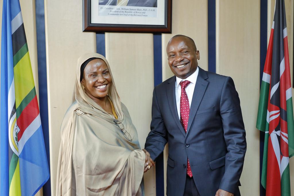 itsmwitidouglas's tweet photo. Very powerful,
Kudos to Isiolo #SuperSenator @SenDullo , Isiolo women representative @muminabonaya and Isiolo Governor Abdi Guyo for working together to ensure there is tight security in our county. https://t.co/coDGFzdmwz