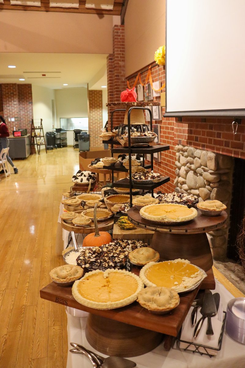 MadeiraSchool's tweet photo. Just a few pics from last week's annual Thanksgiving Dinner! Wishing you all a Happy Thanksgiving ๐#MadeiraTraditions #MadeiraCommunity https://t.co/YsPUDNh8lh