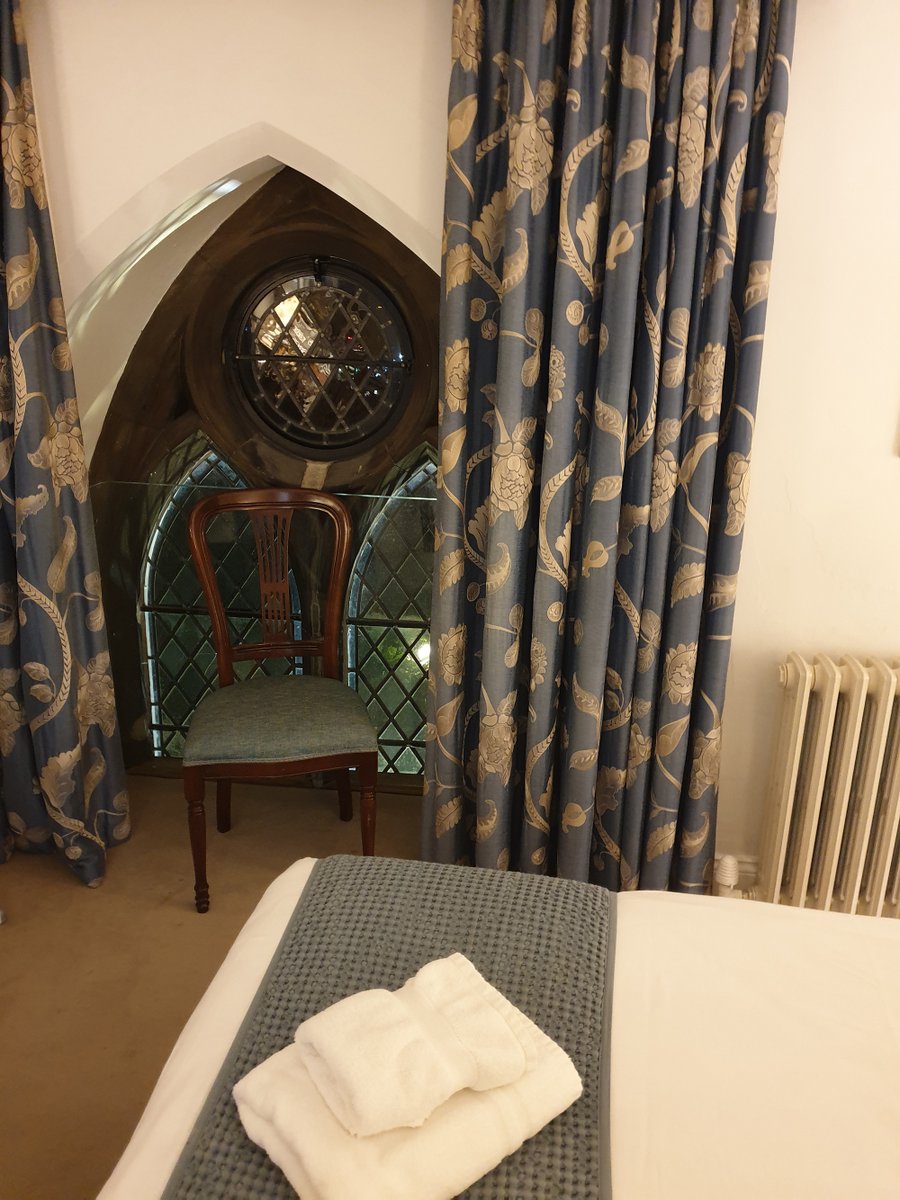 KarenMEarp's tweet photo. Lovely weekend in Lincoln.  Stayed at The Old Palace Lodge at the top of Steep Hill.  Beautiful place to stay.  Extremely friendly and helpful staff.

@TOPLincoln #meetlucy https://t.co/oi4k9yweHi