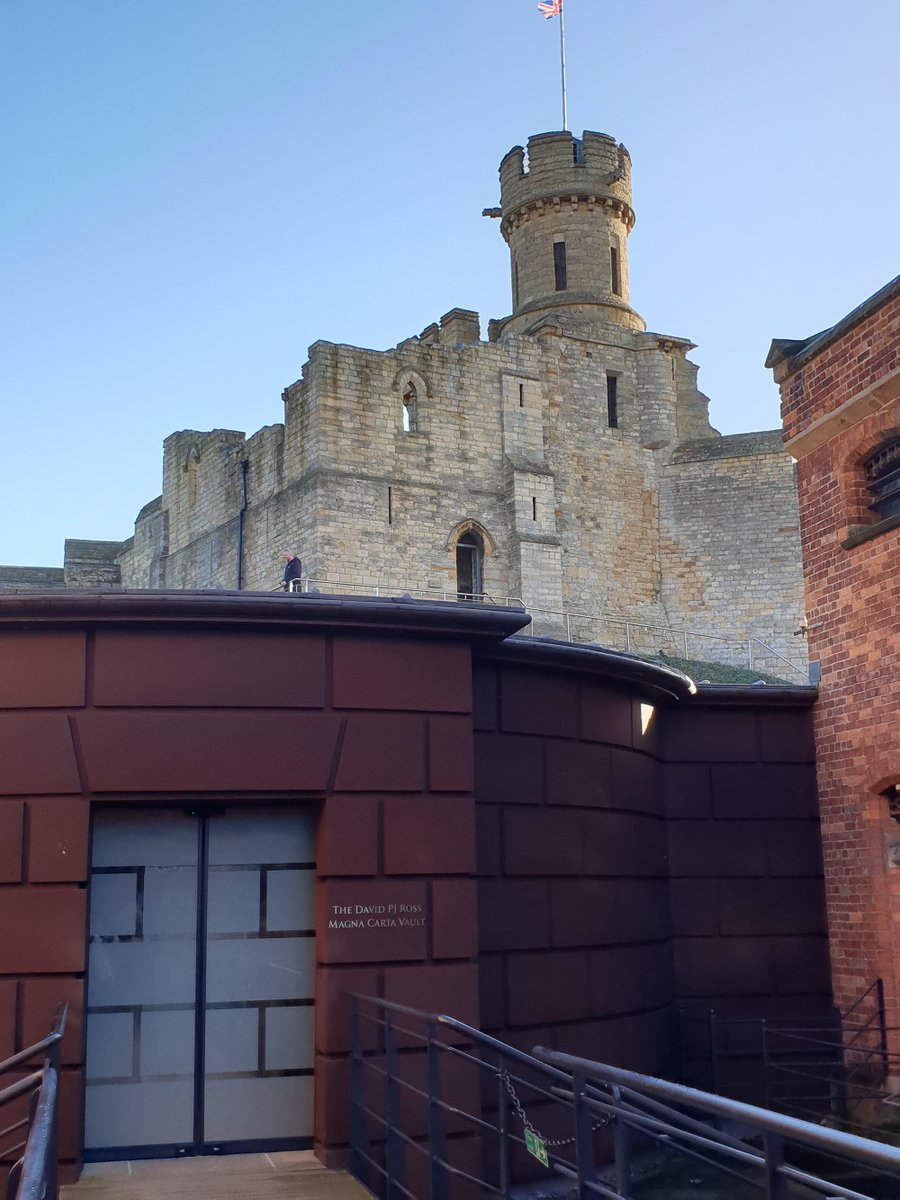 KarenMEarp's tweet photo. Lovely weekend in Lincoln.  Stayed at The Old Palace Lodge at the top of Steep Hill.  Beautiful place to stay.  Extremely friendly and helpful staff.

@TOPLincoln #meetlucy https://t.co/oi4k9yweHi