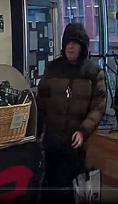 PictonCycles's tweet image. Do you recognise this guy? We helped him out today pumping up his tyre, he repaid us by stealing a bike from us