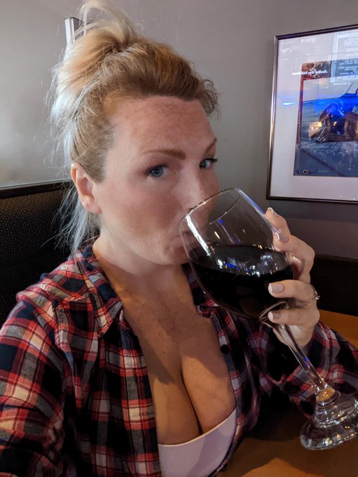 Happy Thanksgiving to all the USA twitts #Thanksgiving2022 https://t.co/LsKb56fqfm<a href="/tag/thanksgiving2022"class="tags">#Thanksgiving2022</a>