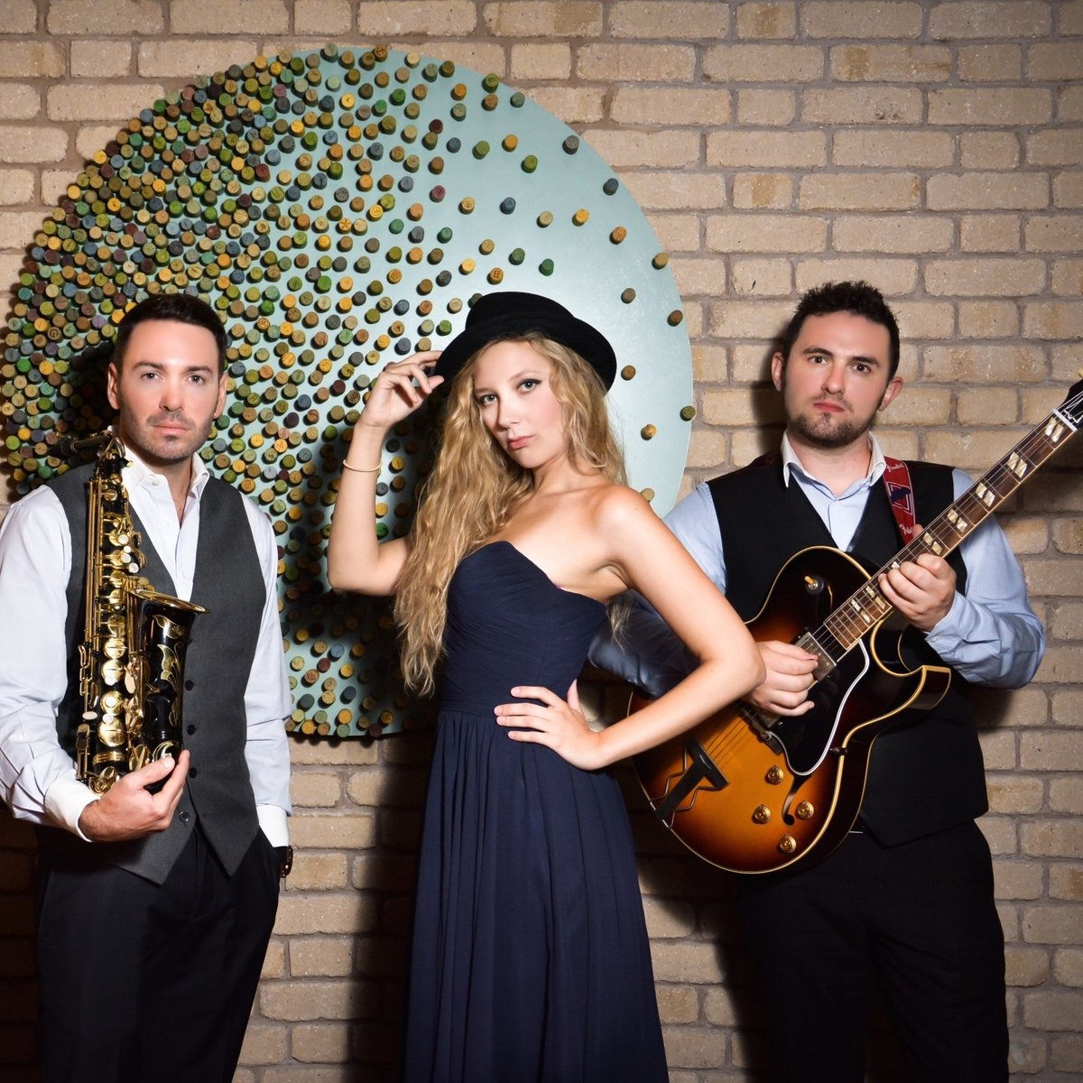 This week we're giving an #FCSpotlightShoutOut to Stereo Sonic!  A versatile act for jazz &amp; swing, pop, soul, acoustic, Motown and funk. Contact us today to book! 🎤🎶🎸🎷😍

#FullCircle #FullCircleEntertainment #EventEntertainment #Entertainment