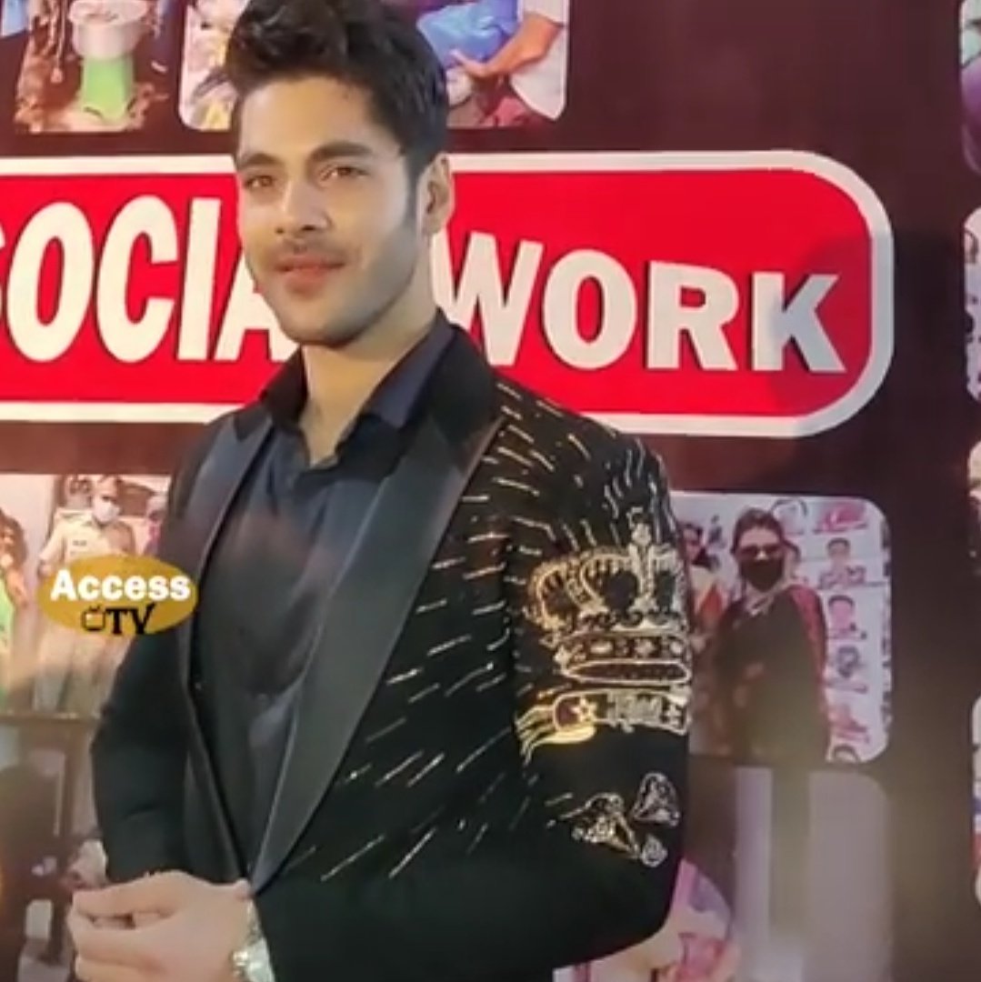 SThesunshine's tweet photo. Simba Gracing dadasaheb phalke Iconic Award 💥♥

#SimbaNagpal  #RishabhGujral   #ShaktiGujral  #SimbaScads   #Naagin6 https://t.co/XuHLB3nmPi