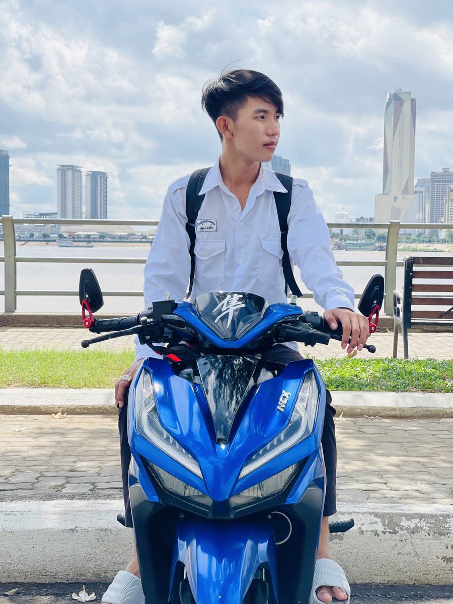 ហៃ ណា tweet media