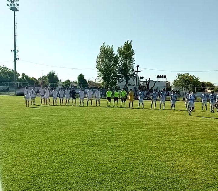 ClubFerroDeOlav's tweet photo. ⚽ Ferro igualó 1 a 1 ante Huracán de Tres Arroyos en el partido de ida por los octavos de final del Torneo Sub 17. El gol del equipo carbonero lo hizo Jeremías Gómez. https://t.co/TXeBustRzs
