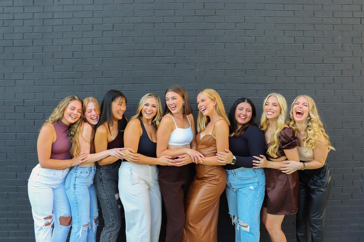 Alpha Phi tweet media