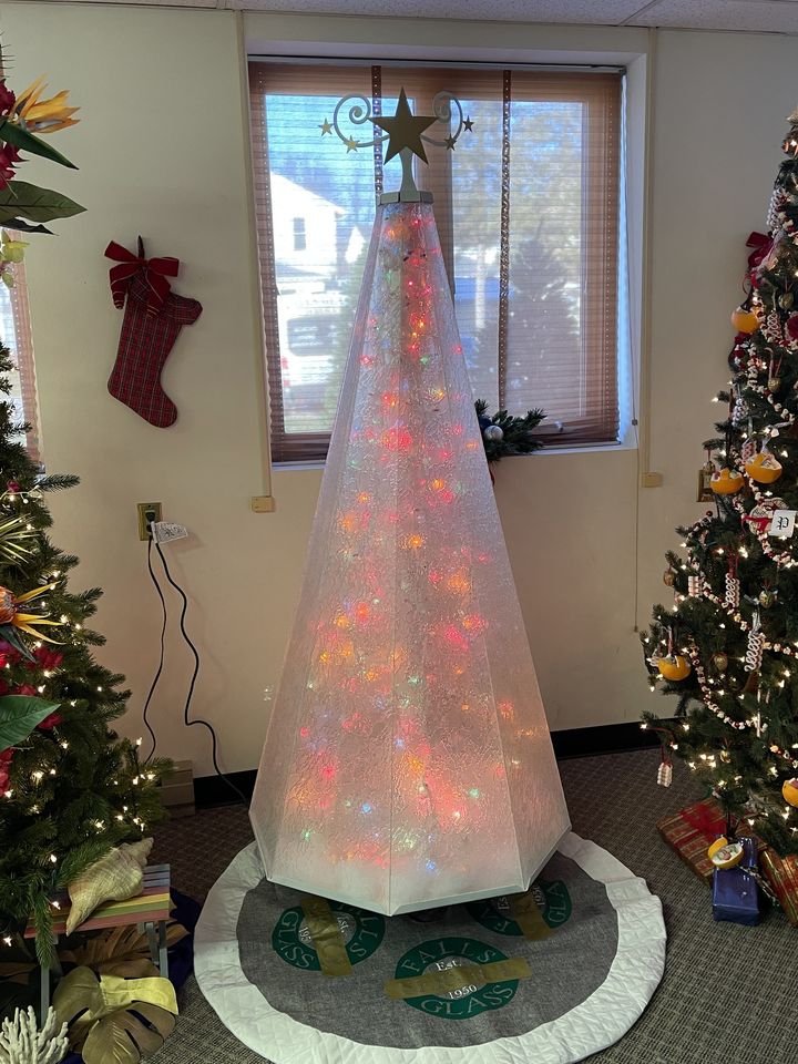 ResearchCenter2's tweet photo. Such a cool and unique addition to SCHRC's A Treemendous Celebration from Falls Glass. Ribbon Cutting ceremony tomorrow at 4:00pm Friday. https://t.co/CYW2EgeFNT. https://t.co/3BXWivf76p