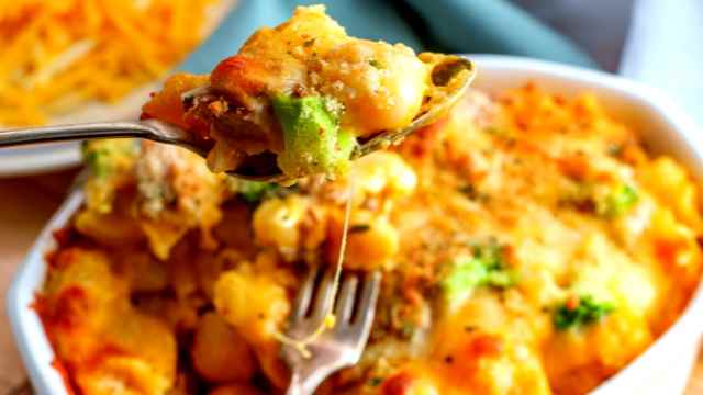 Leftover Turkey Casserole recipe with stuffing  recipemagik.com/leftover-turke…