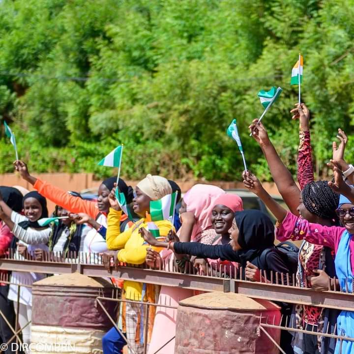 NNEExpress's tweet photo. Photo News: President Muhammadu Buhari inaugurates a 3.8km length and 160m wide Boulevard named after him by the Government of Niger Republic on Thursday 24th Nov 2022.
#PMBinNiger
Credit: Facebook| Buhari Sallau https://t.co/7enDLBTB8N