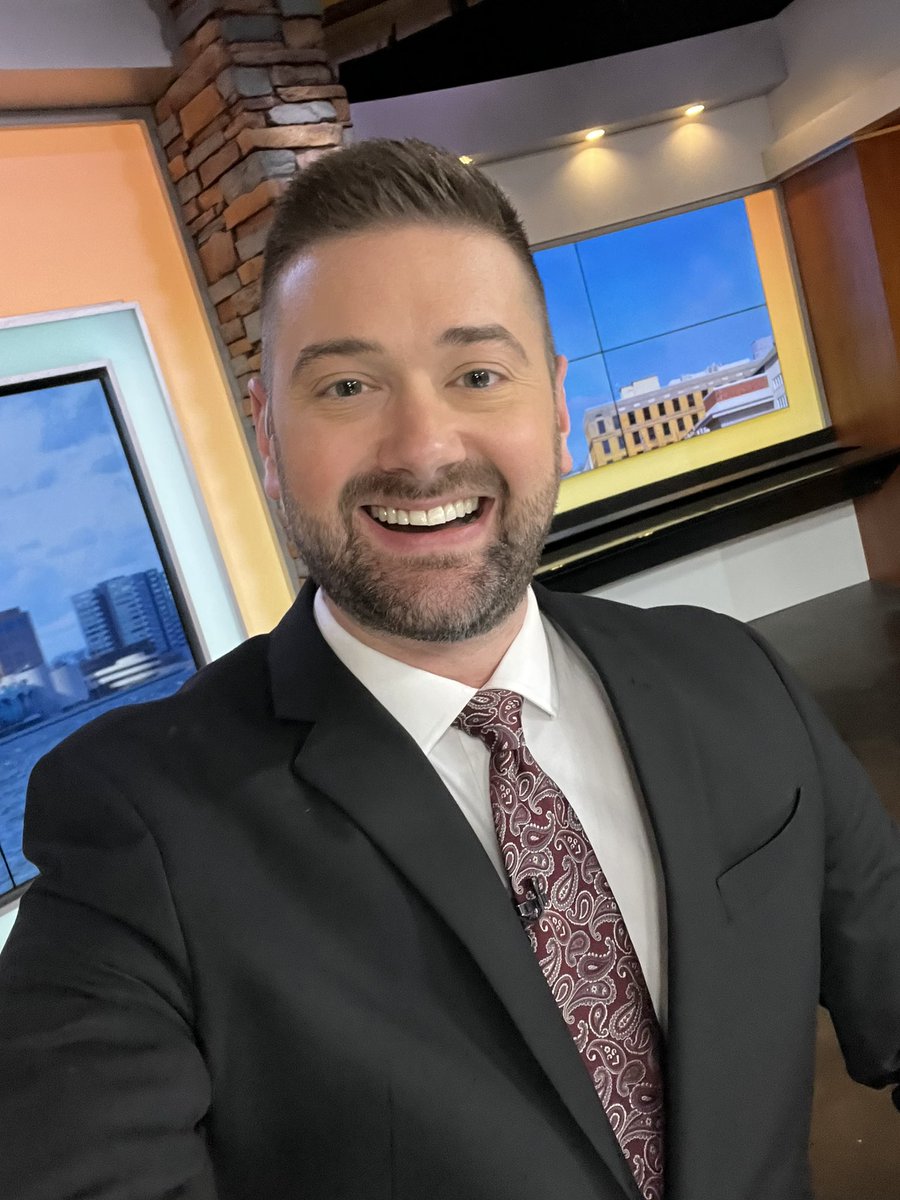 markchartertv's tweet photo. Hi. I’m thankful for a lot this year, including you. ❤️🦃 https://t.co/bWjbk07lfo
