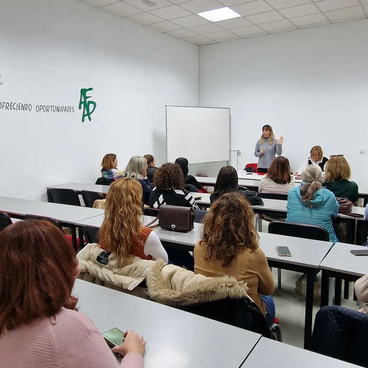 UGTSPEXT's tweet photo. #UGT #atecuidador | #Asamblea informativa #Mérida 

Explicamos:
▶️#Estabilización 
▶️Ratios de alumnado 
▶️Jornadas al 100%
▶️Asuntos particulares 

#UGT #TuSindicatoÚtil #Extremadura https://t.co/n1JpEl8Q9s