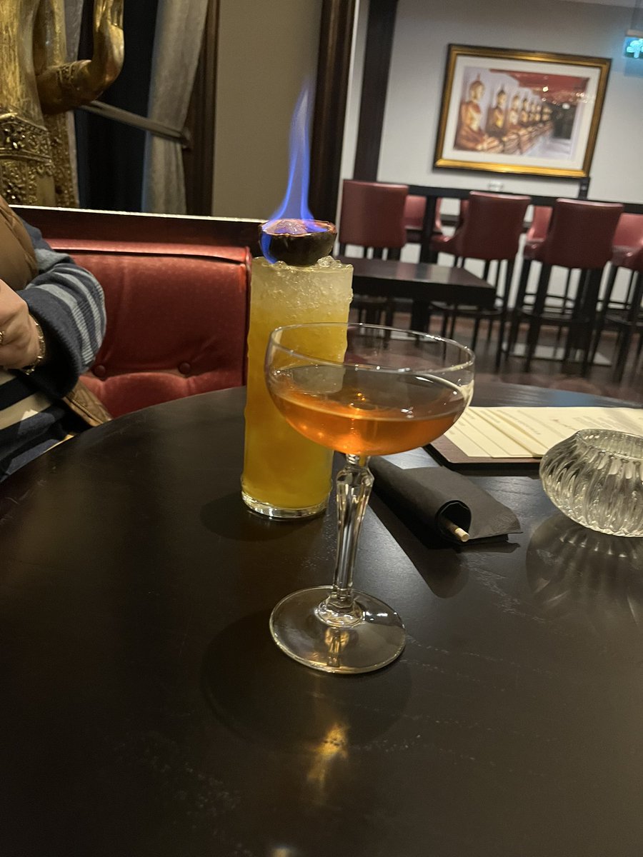 gedgey13's tweet photo. Glasgow! Afternoon tea earlier with a cheeky glass of fizz and now a couple of cocktails! https://t.co/baZmaqda98