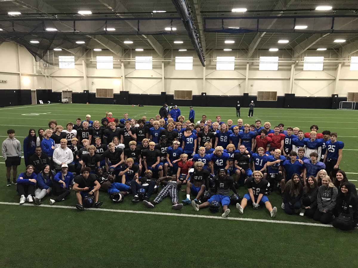 ByronNelsonFB's tweet photo. Byron Nelson Bobcats are thankful to be one of those 88 teams. Thankful for the players, coaches, trainers, filmers and managers that make up this football family. https://t.co/7QalHnIUS0