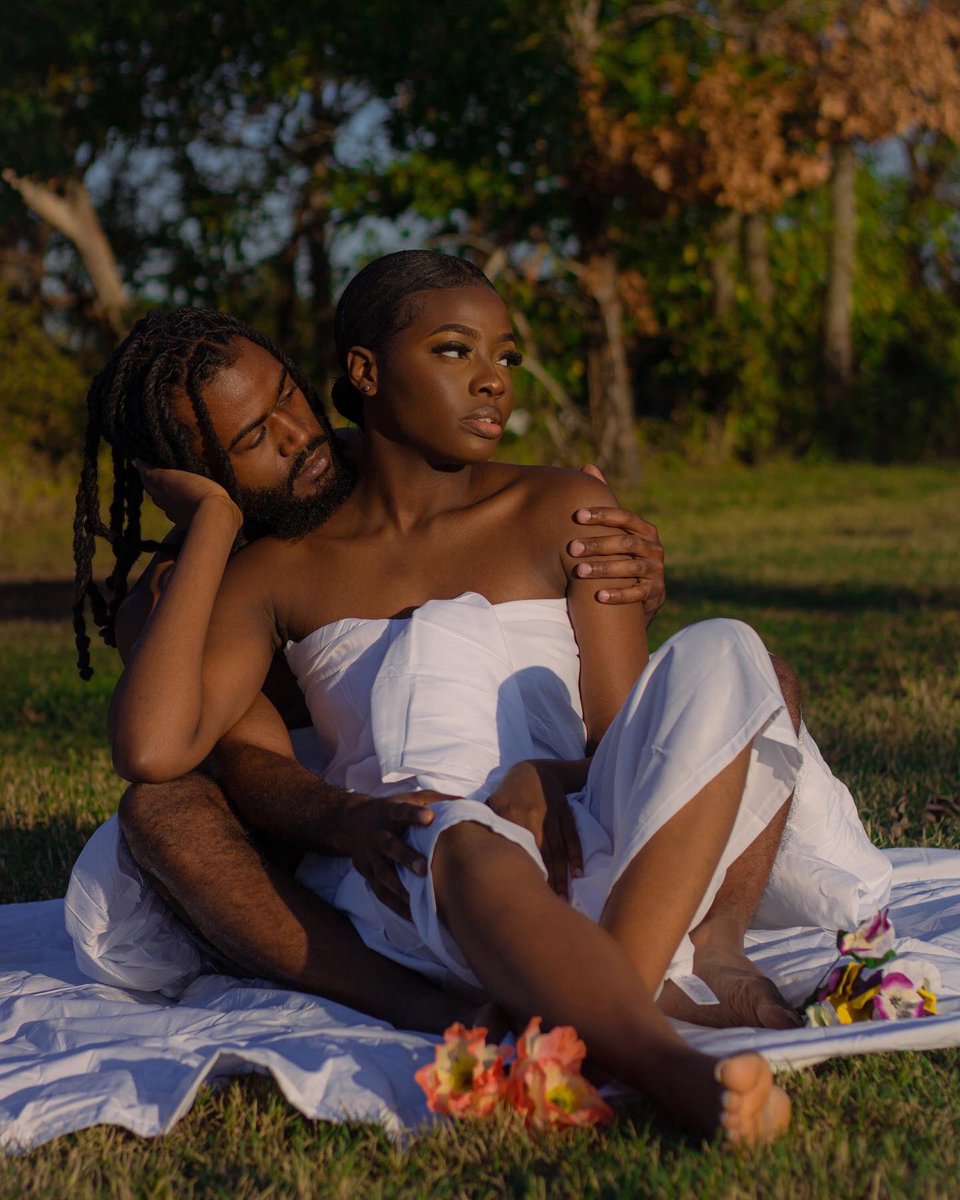 chidera_an's tweet photo. Modern day Adam and Eve 🌳🌤 https://t.co/UPaq6iCWsT