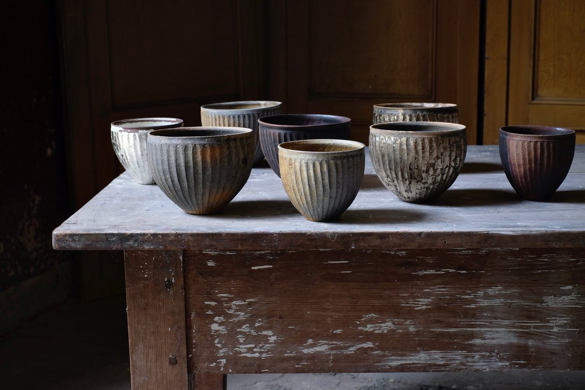anagamafired's tweet photo. Fluted tableware with touches of gold leaf as part of my collection for ‘Searching for Apricity’ @FlowGallery with textile artist Maria Sigma. https://t.co/1CdC4OCxcn 17 November - 17 January #ceramics #pottery #tableware #flowgallery #BuyLessBuyBetterBuyHandmade https://t.co/3UgRpWecTy