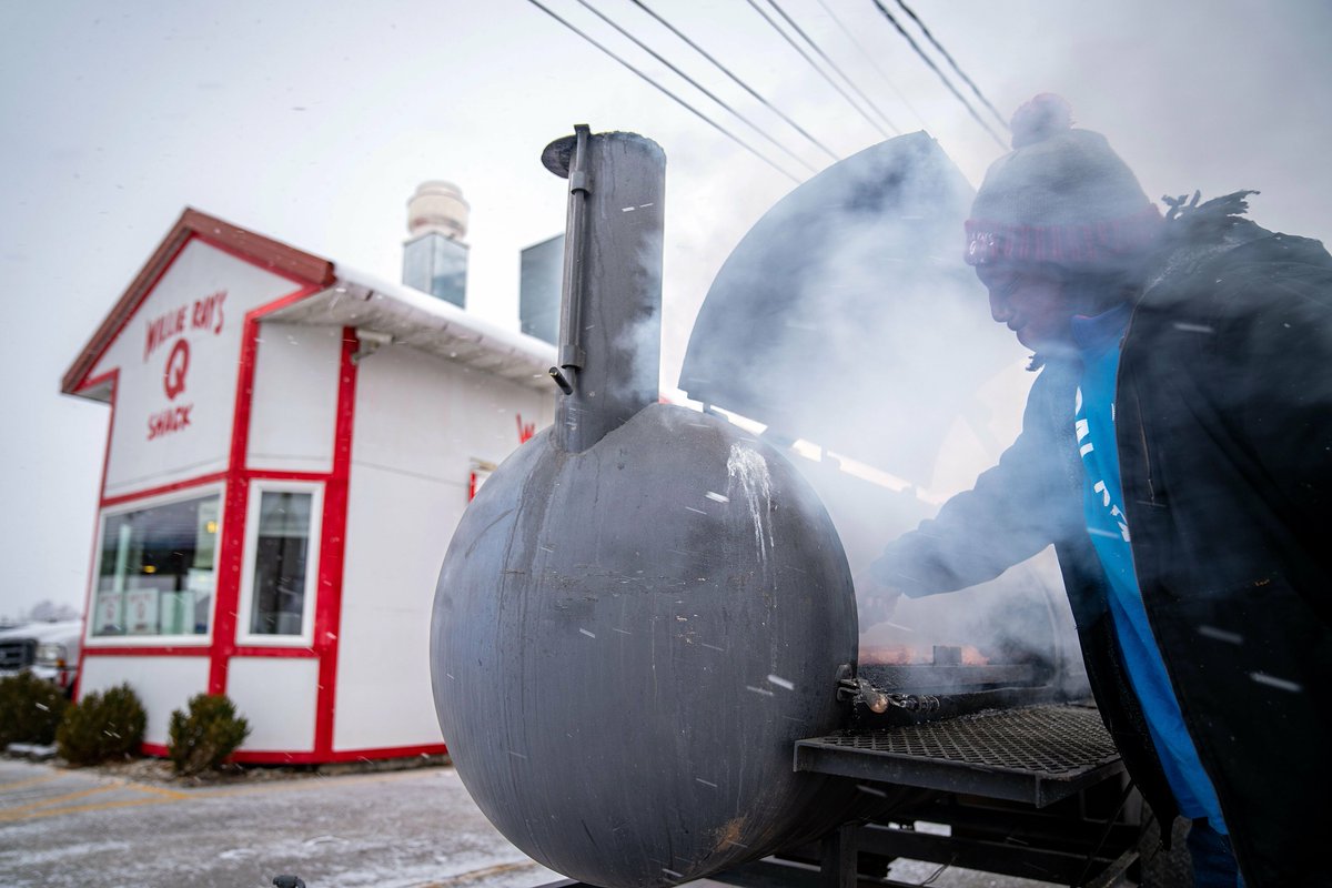 Willie Ray Fairley gave away meals for six weeks after a derecho tore through his adopted hometown of Cedar Rapids. Then, he decided to take his free meal movement nationwide  — and he shows no signs of slowing.  
https://t.co/J7AeAlpNQm https://t.co/Rni5umksv5