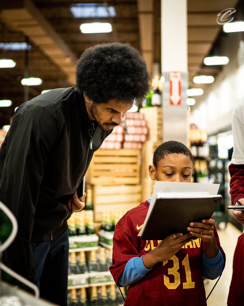CavsCare's tweet photo. #FROHIO also surprised the students with Beats by Dre headphones and Microsoft Surface tablets at the end of the event. https://t.co/VQcbxJENZw