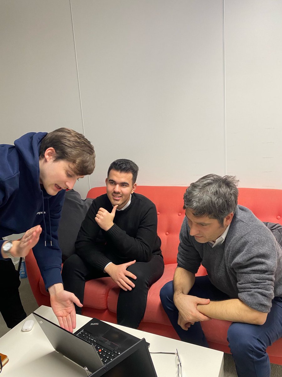 Numerique_Gouv's tweet photo. ￼👩‍🎓👨‍💼Comme plus de 20 administrations publiques, la DINUM accueille aujourd’hui 3 étudiant/es pour la troisième édition de l’opération #VisMonJob !
 
L’occasion pour eux de s’immerger dans le quotidien d’un professionnel du #numérique de l’État 🔍 https://t.co/F2BMLTCmzQ