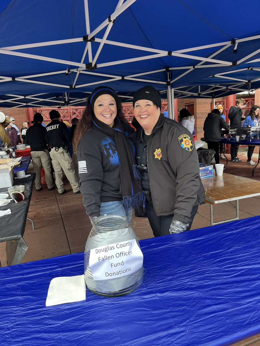 Curran4's tweet photo. Another successful 2022 Turkey Trot supporting @dcsheriff Fallen Officer Fund. Weren’t able to attend?  Don’t worry you can still donate. Thankful to the @dcsheriff for keeping @highlandsranch safe https://t.co/oeZxPa5Q6k