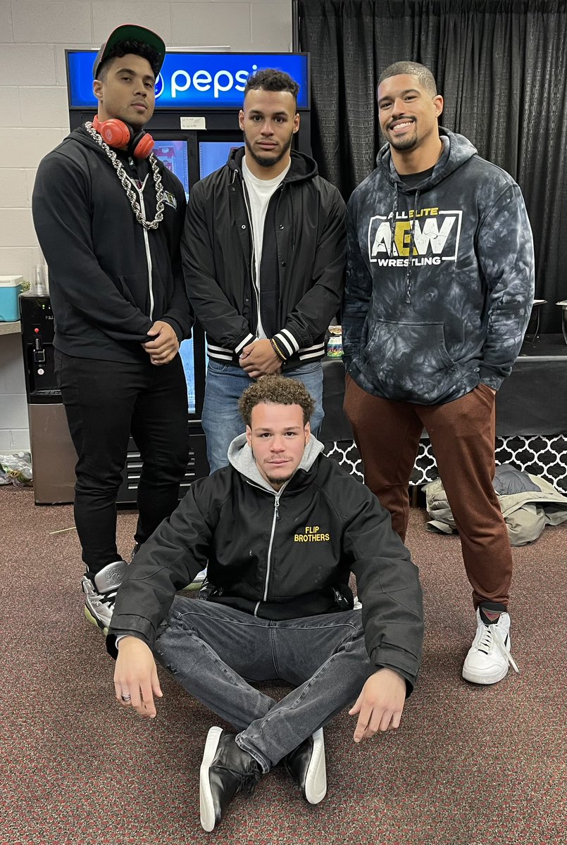 Happy Thanksgiving from The House of Half Black ✂️✈️